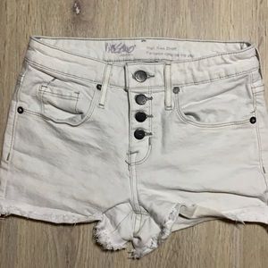 high waisted white shorts